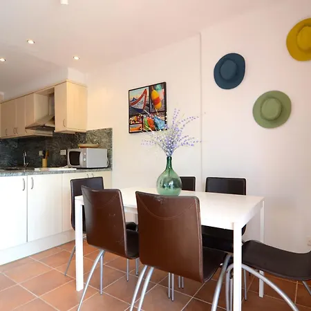 Los Pinos Apartment
